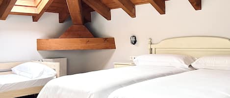 Chambre Prestige | Draps en coton égyptien, literie de qualité, bureau