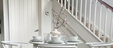 House, Private Bathroom (Windsor Town Centre) | Dining