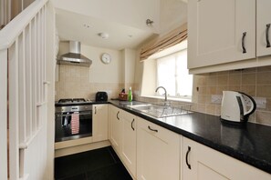 Fridge, microwave, oven, stovetop - The Barn, Park Farm near Chew Magna, Bristol (Bristol)