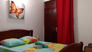 2 bedrooms, iron/ironing board, bed sheets