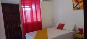 2 bedrooms, iron/ironing board, bed sheets