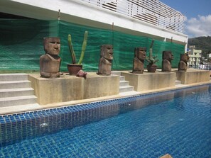 2 座室外游泳池