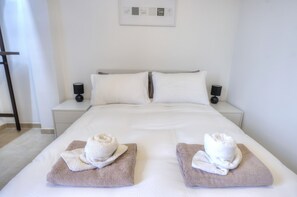 2 bedrooms, iron/ironing board, free WiFi, bed sheets