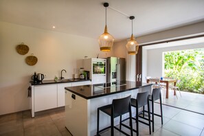 Kühlschrank, Ofen, Herdplatte, Geschirrspüler