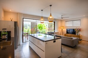 Kühlschrank, Ofen, Herdplatte, Geschirrspüler