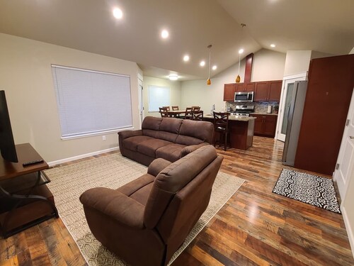 Beautiful, cozy stay near Hatcher Pass & Hiking