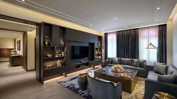 Donsdekens, een minibar, een kluis op de kamer, een bureau