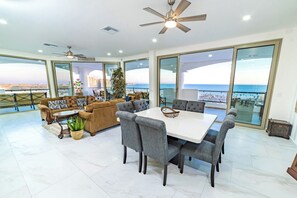 Condo panorámico | Comedor
