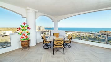 Panoramic-Apartment | Balkon