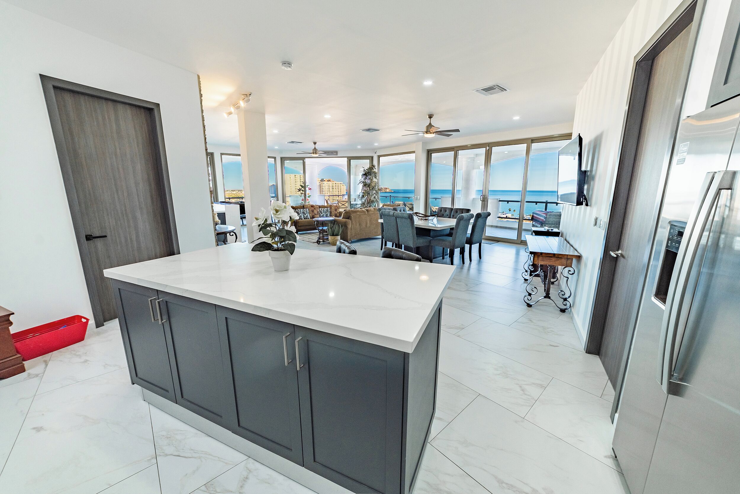 Condo panorámico | Cocina privada | Refrigerador con congelador, microondas, lavavajillas y licuadora 