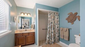 Combined shower/tub, hair dryer, towels, shampoo - Steps to Sand, Pet-Friendly Oceanfront w. Dog Run (Ponte Vedra Beach)