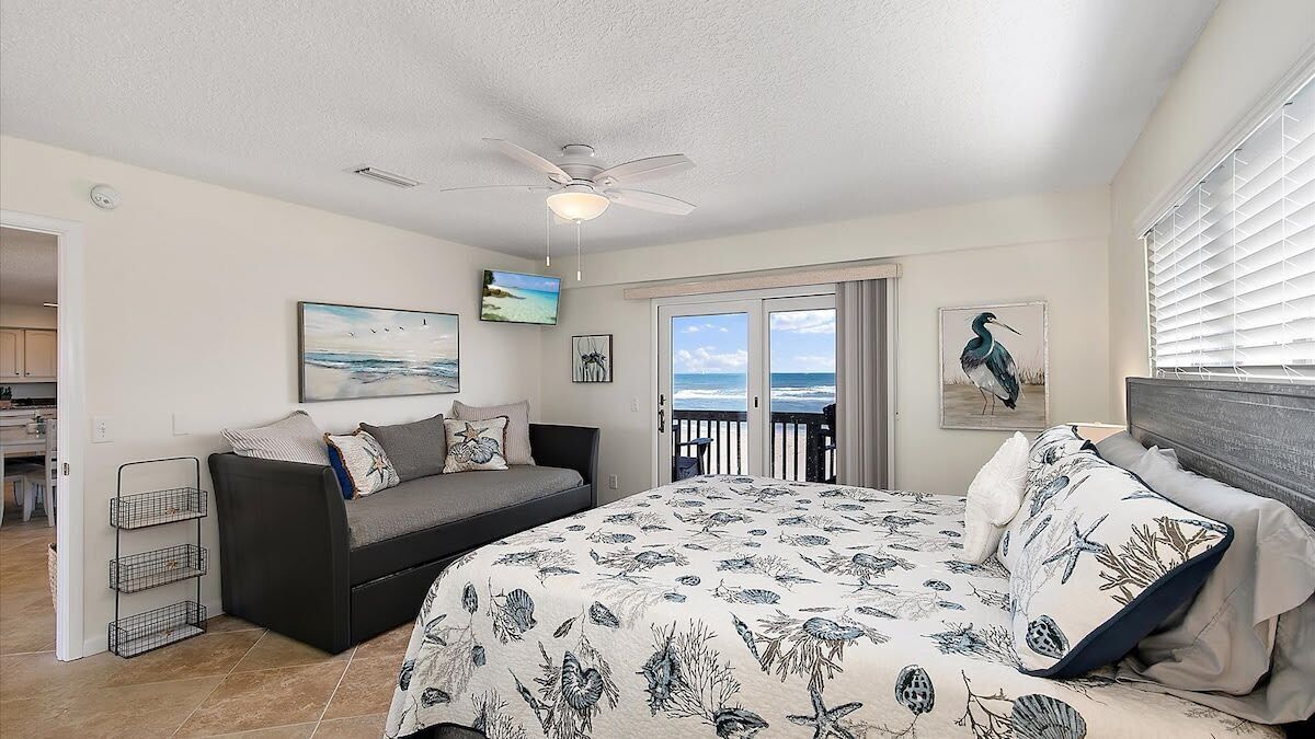 4 makuuhuonetta, silitysrauta/-lauta, vauvan matkasänky, Wi-Fi