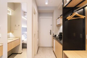 Basic Studio | Private kitchen | Fridge, microwave, espresso maker, coffee/tea maker