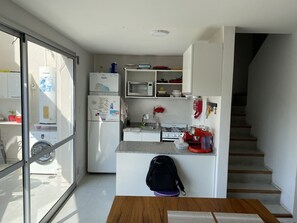 Refrigerador, horno, lavavajillas, tetera/pava eléctrica