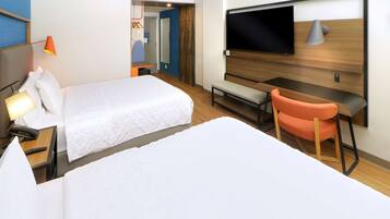 Caja de seguridad en la habitación, escritorio y cortinas blackout