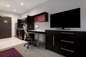 Egyptian cotton sheets, premium bedding, blackout curtains - Home2 Suites By Hilton Redding (Redding)