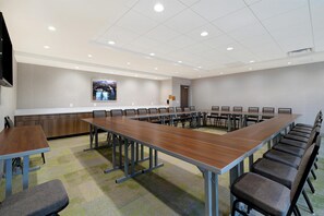 Meeting facility - Home2 Suites By Hilton Redding (Redding)