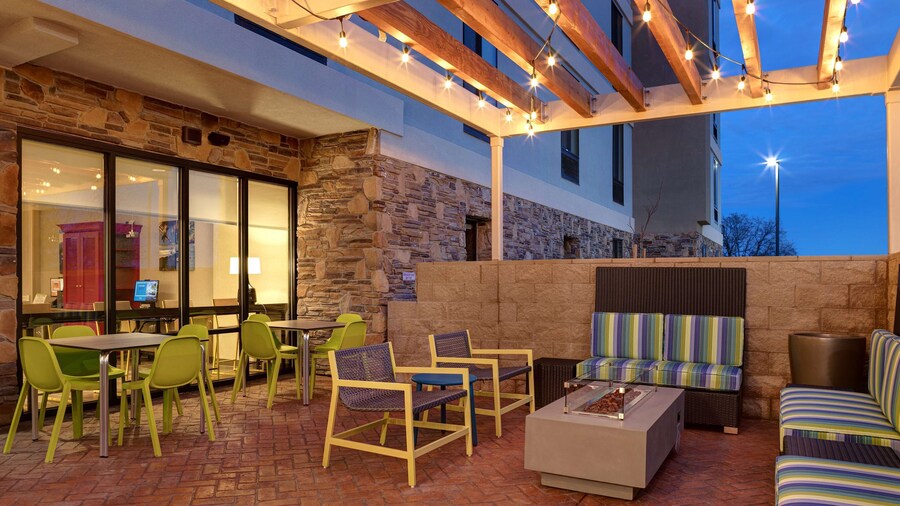 Home2 Suites By Hilton Redding