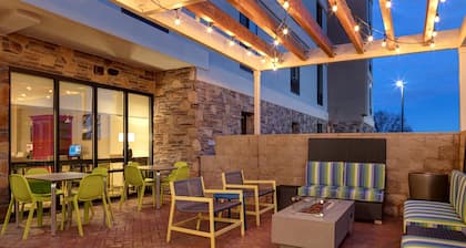 Home2 Suites By Hilton Redding