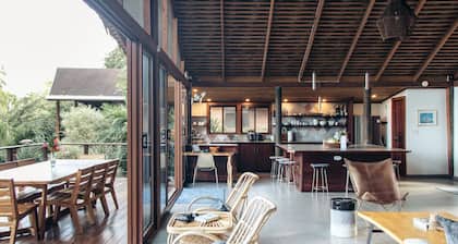 Luxury Villa & 2 Casitas w/ Saltwater Pool and Ocean Views