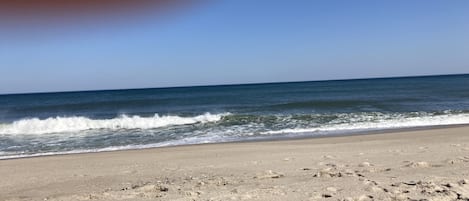 Beach nearby, sun-loungers, beach towels