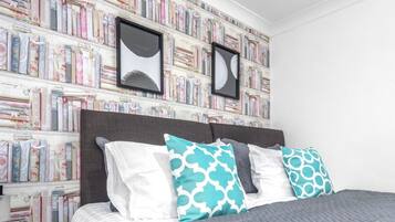 Standard Apartment | 3 bedrooms, blackout curtains, iron/ironing board, free WiFi