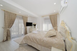 3 chambres, coffres-forts dans les chambres, bureau