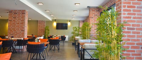 Esmorzar diari d'estil bufet gratuït