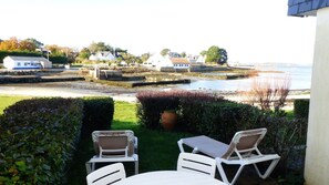 Terrace/patio - Lovely sea view studio in Locmariaquer (Locmariaquer)