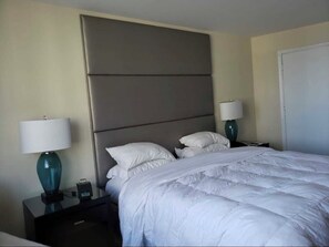 2 bedrooms, iron/ironing board, WiFi, bed sheets - Luxury Condo in Fort Lauderdale beach (Fort Lauderdale)