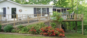 Beautiful cabin overlooking Crooked Creek on the Tennessee river