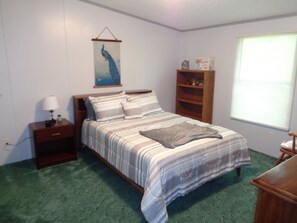 3 bedrooms, desk, iron/ironing board, free WiFi