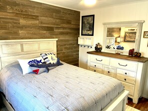 3 slaapkamers, een strijkplank/strijkijzer, reisbedje, gratis wifi
