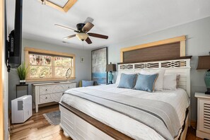 2 bedrooms, desk, iron/ironing board, free WiFi