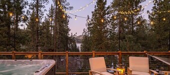 Wow! Starry Treehouse Cabin w/ Lake Views, Hot Tub, Private Sledding Hill