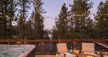 Wow! Starry Treehouse Cabin w/ Lake Views, Hot Tub, Private Sledding Hill