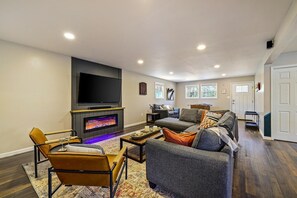 Smart TV, chimenea y futbolito 