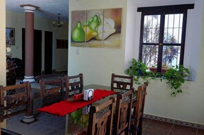 Classic-Haus, 5 Schlafzimmer, Nichtraucher, eigener Pool | Eigene Küche