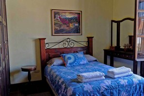 Classic House, 5 Bedrooms, Non Smoking, Private Pool