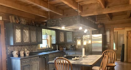 log home Only 10 min from Mammoth Cave Nat Park