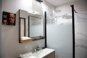 Signature-Doppelzimmer, mit Bad, Stadtblick (Côté Seine ) | Badezimmer