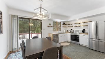 Frigorífic, microones, forn i placa de cuina