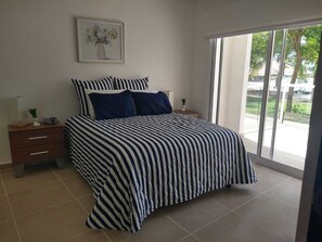 3 chambres, fer et planche à repasser, Wi-Fi gratuit, draps fournis