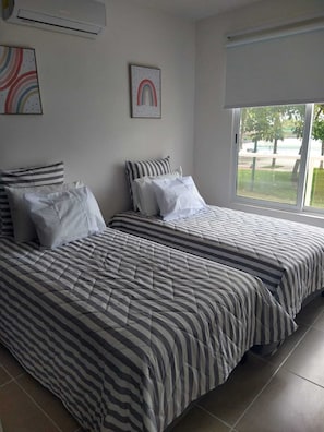 3 chambres, fer et planche à repasser, Wi-Fi gratuit, draps fournis