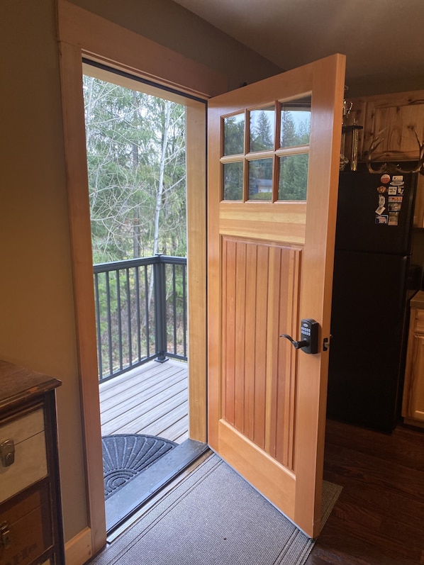 Interior - Central to the Hub Sports Center, biking, hiking, walking, running and lakes! (Hauser)