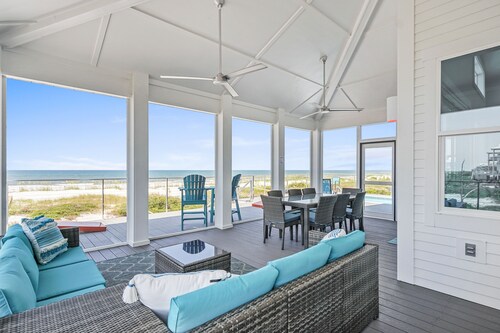 Luxury Gulf-Front Retreat. Heated Pool, Pet-Friendly. 
