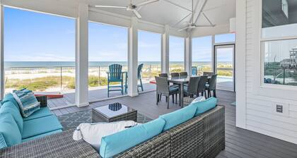Luxury Gulf-Front Retreat. Heated Pool, Pet-Friendly.