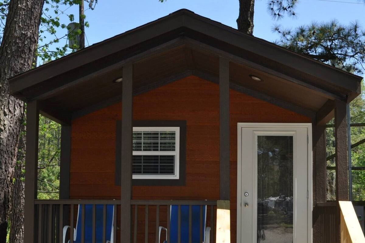 Cabin | Exterior