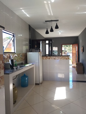 Geladeira, fogão, cooktop, liquidificador