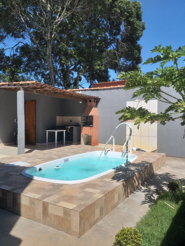 Outdoor spa tub - House with swimming pool, barbecue, WiFi 24-hour security ...! (Unamar)